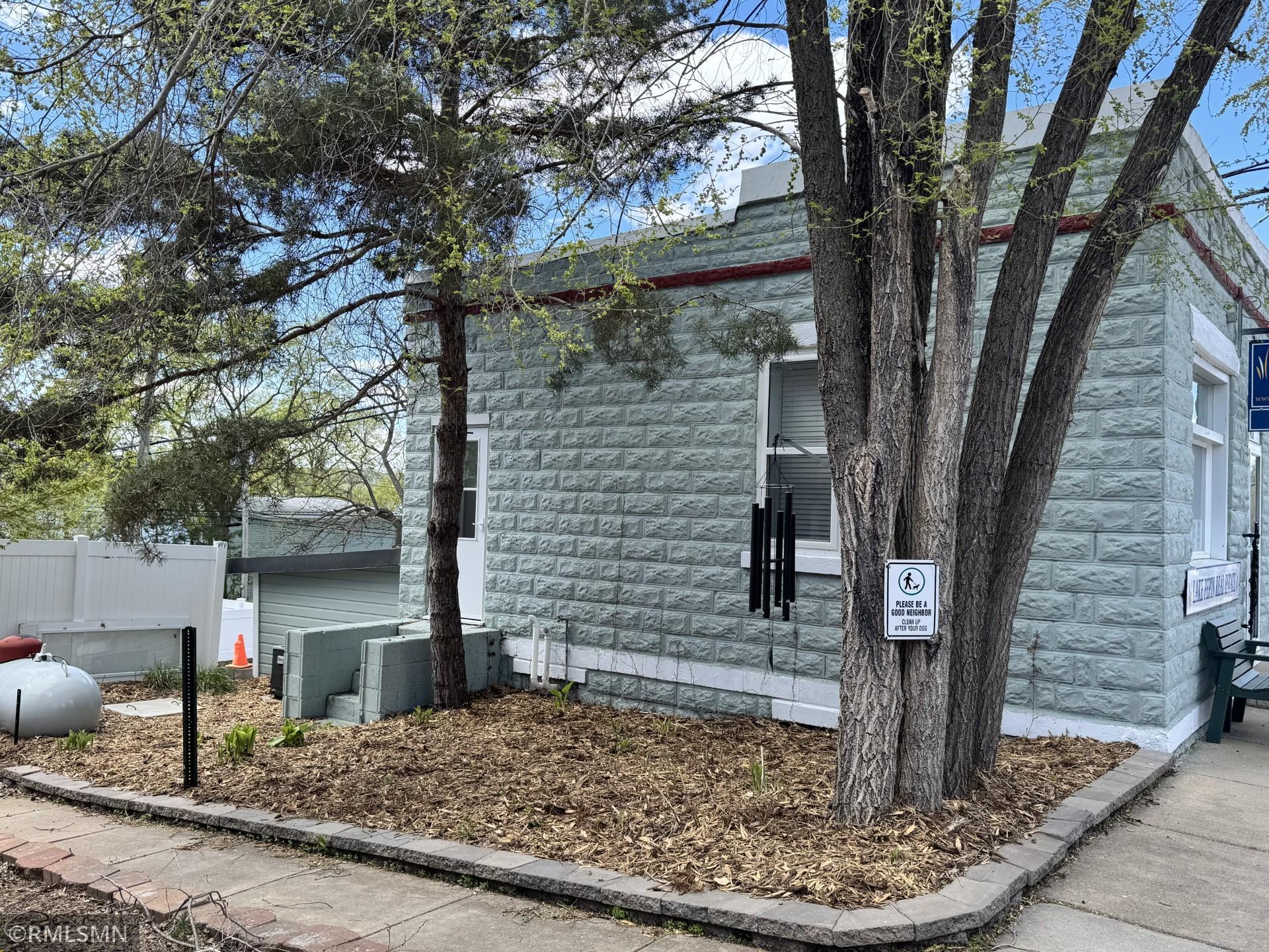411 2nd Street
