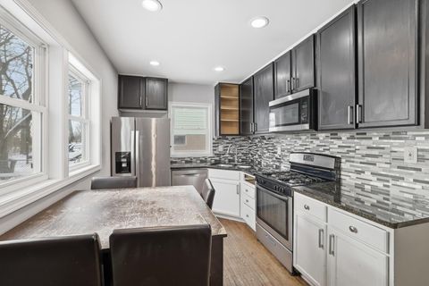 58 Wheelock Parkway E Saint Paul MN 55117