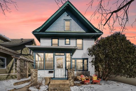 1121 Hague Avenue Saint Paul MN 55104