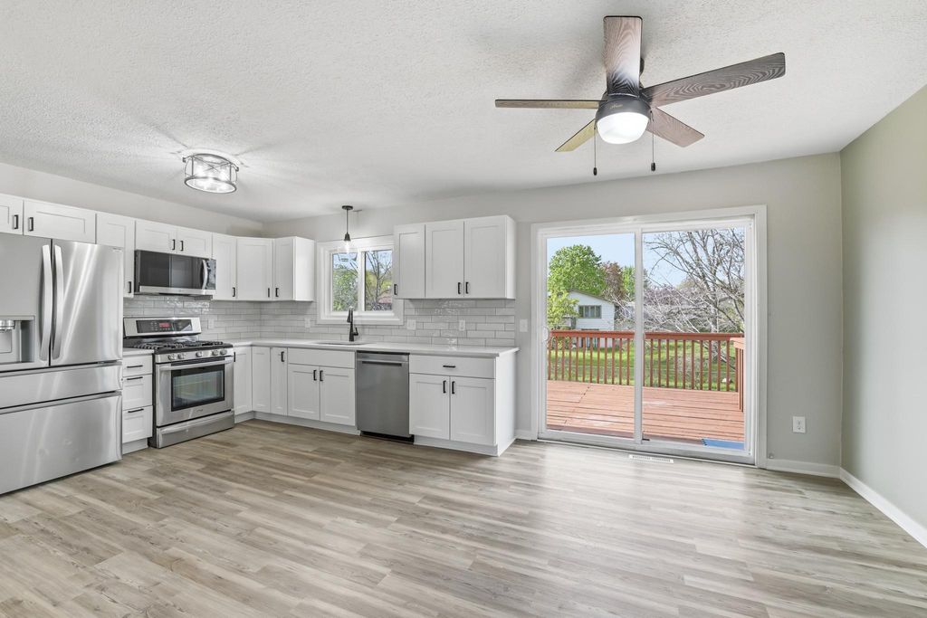 Photo of 8016 81st Avenue N, Brooklyn Park, MN 55445 (MLS # 7075528)