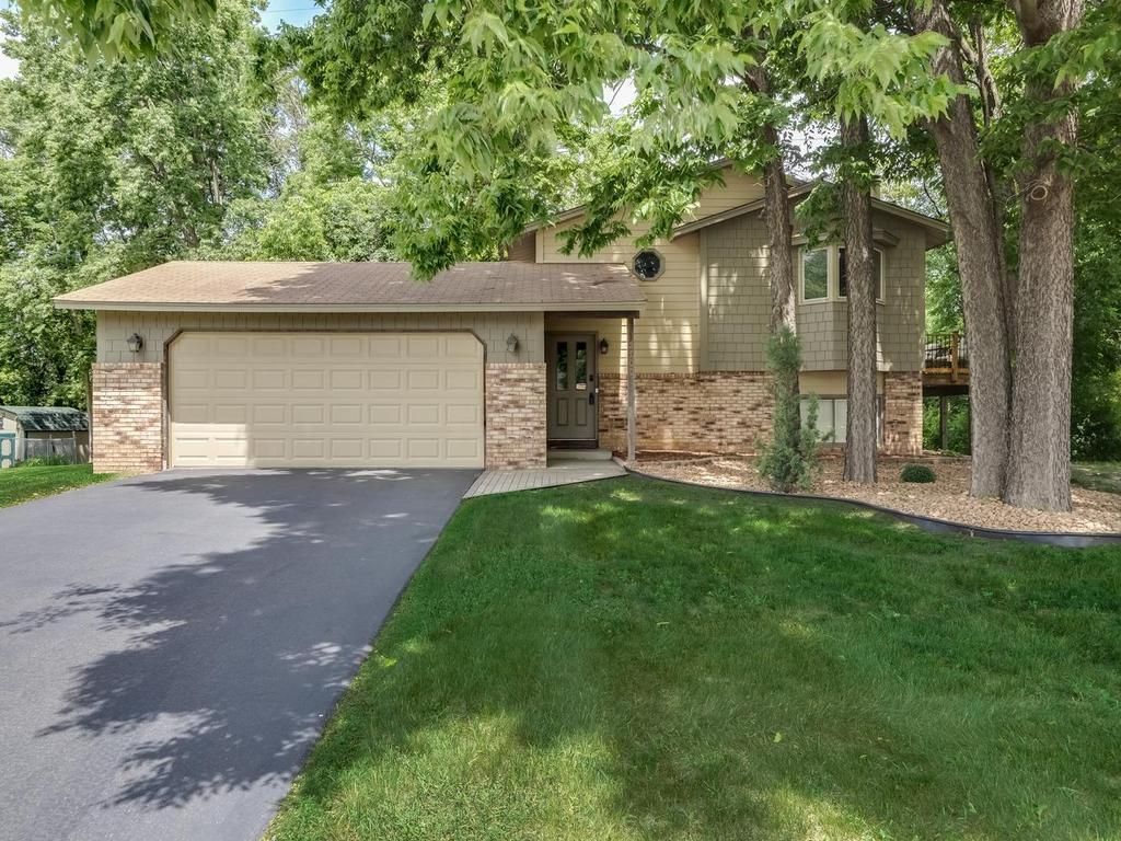 Photo of 2700 98th Avenue N, Brooklyn Park, MN 55444 (MLS # 7093785)