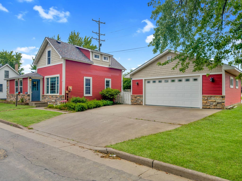 Photo of 616 N Pierce Avenue, New Richmond, WI 54017 (MLS # 7114480)
