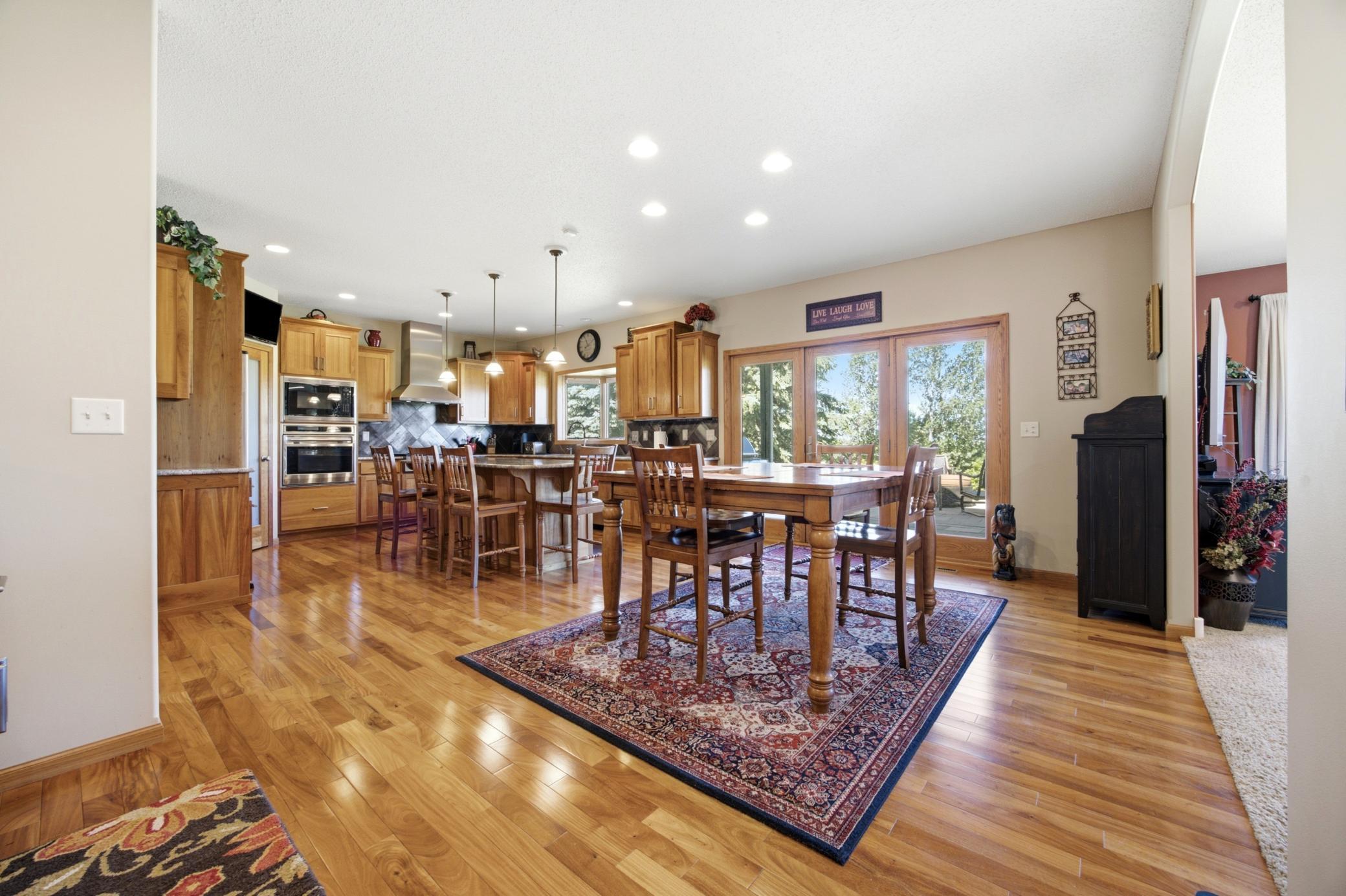 7019 Maple Lane