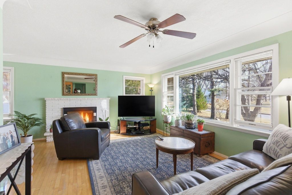 Photo of 2515 Florida Avenue N, Golden Valley, MN 55427 (MLS # 7037641)