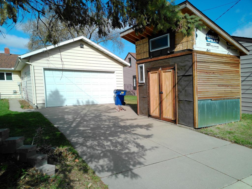 Photo of 142 24th Avenue N, Saint Cloud, MN 56303 (MLS # 7057897)