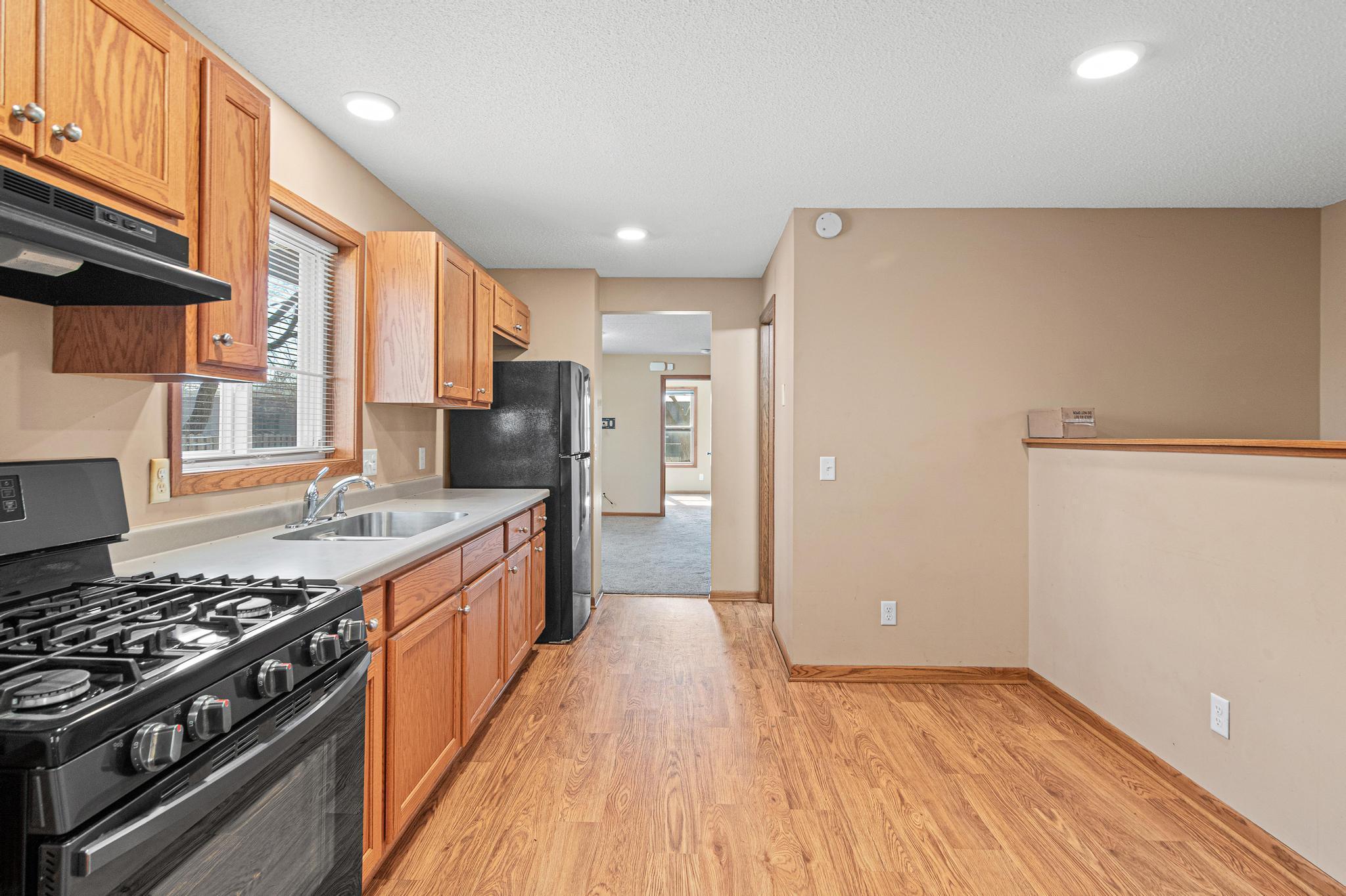 9 Acker Street W