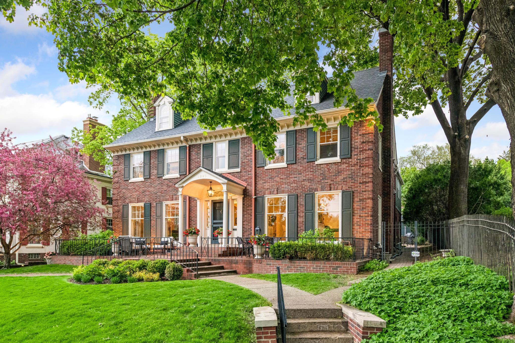 2240 W Lake Of The Isles Parkway