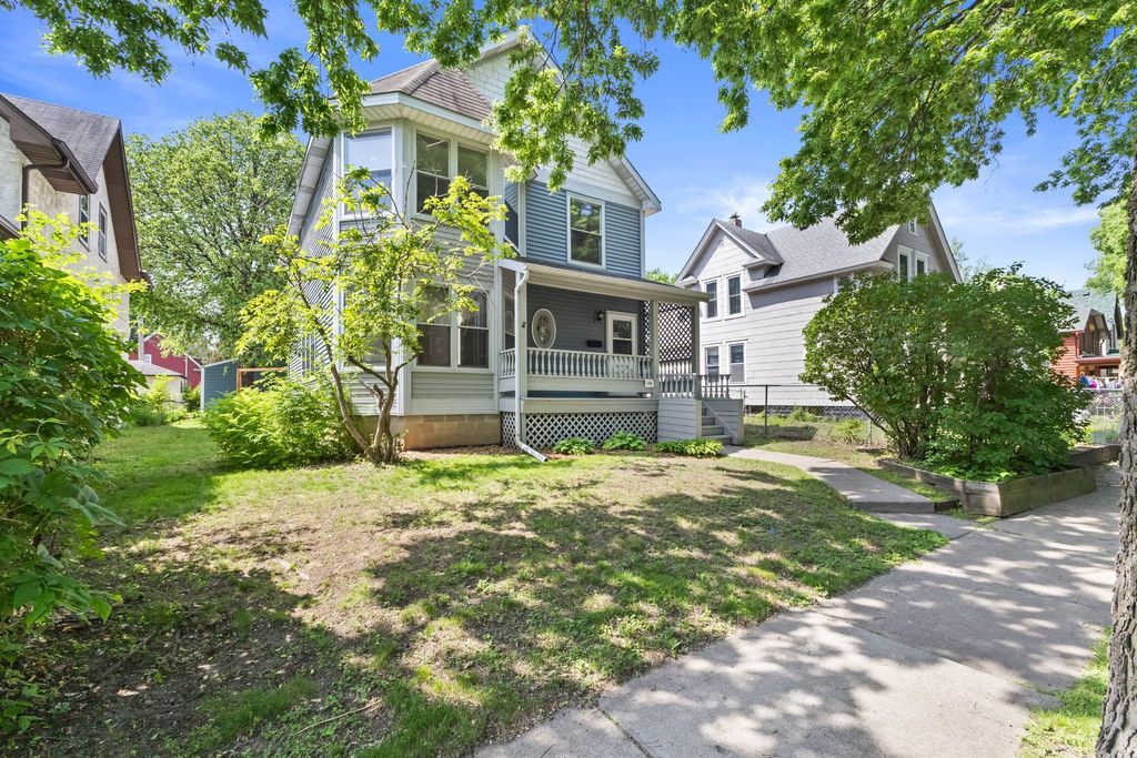 Photo of 836 Minnehaha Avenue W, Saint Paul, MN 55104 (MLS # 7074497)