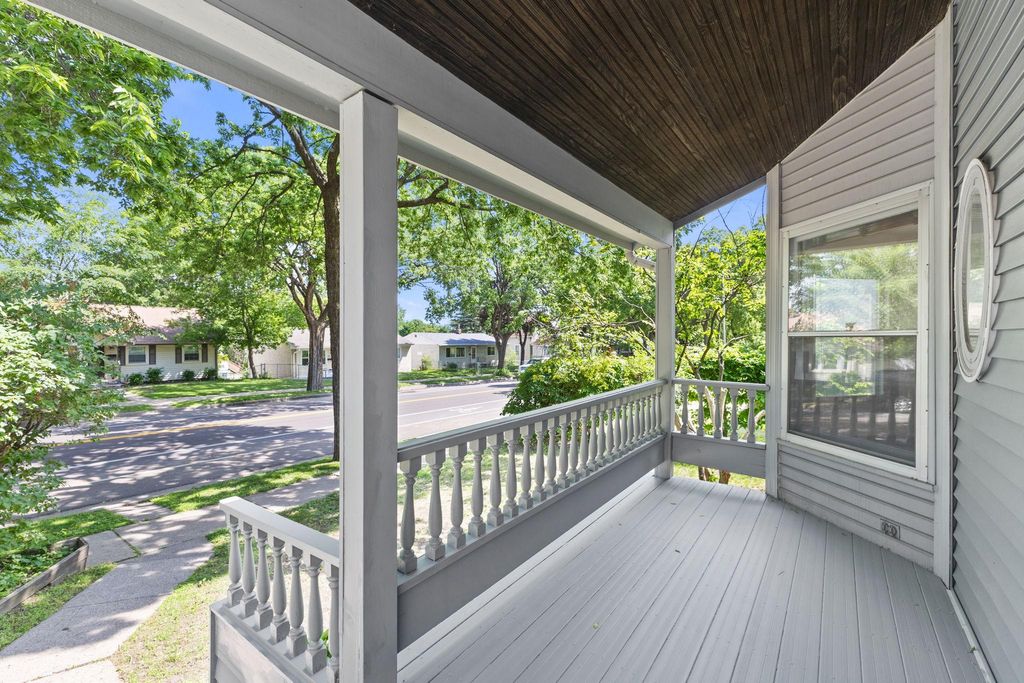 Photo of 836 Minnehaha Avenue W, Saint Paul, MN 55104 (MLS # 7074497)