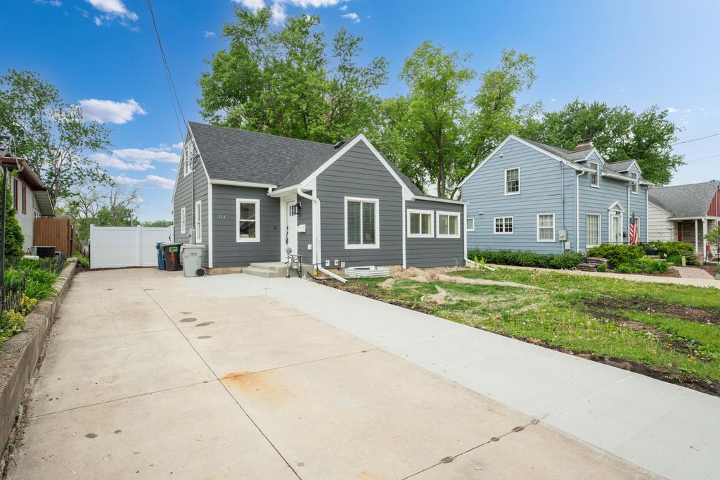 Photo of 514 7th Street NW, Rochester, MN 55901 (MLS # 7075694)