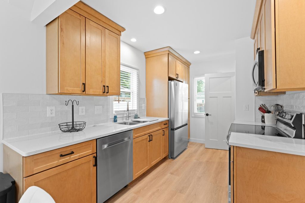 Photo of 514 7th Street NW, Rochester, MN 55901 (MLS # 7075694)