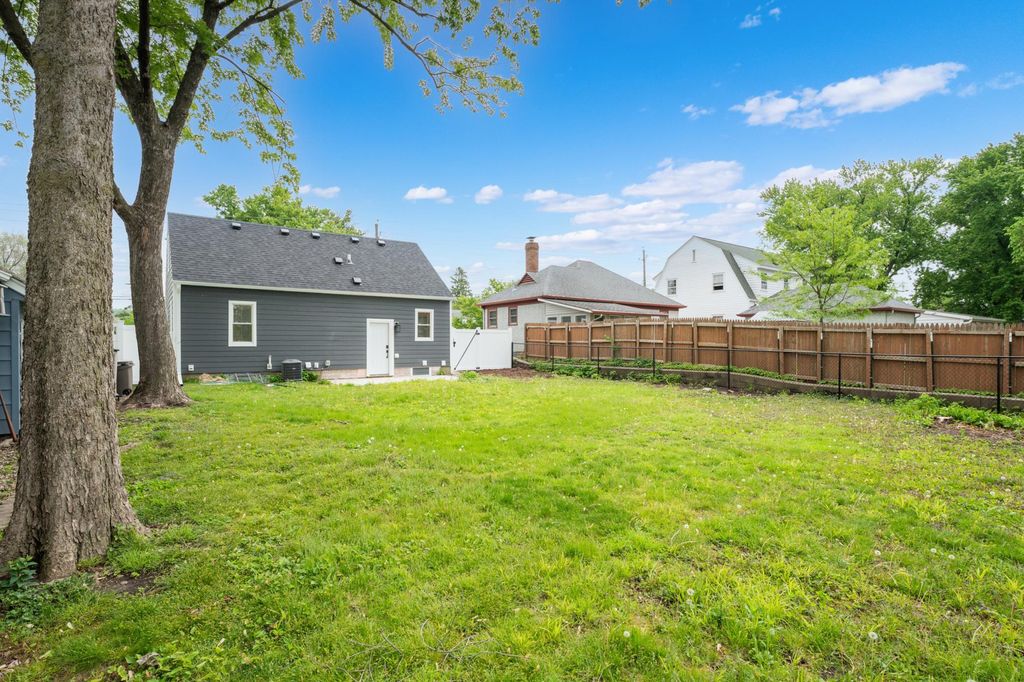 Photo of 514 7th Street NW, Rochester, MN 55901 (MLS # 7075694)