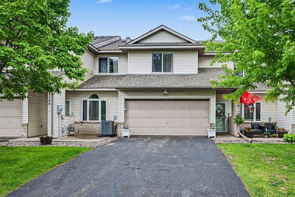 Photo of 1106 Crystal Place W, Chaska, MN 55318 (MLS # 7080308)