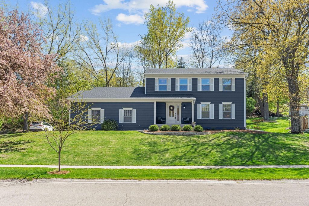Photo of 1371 Woodland Drive SW, Rochester, MN 55902 (MLS # 7066062)