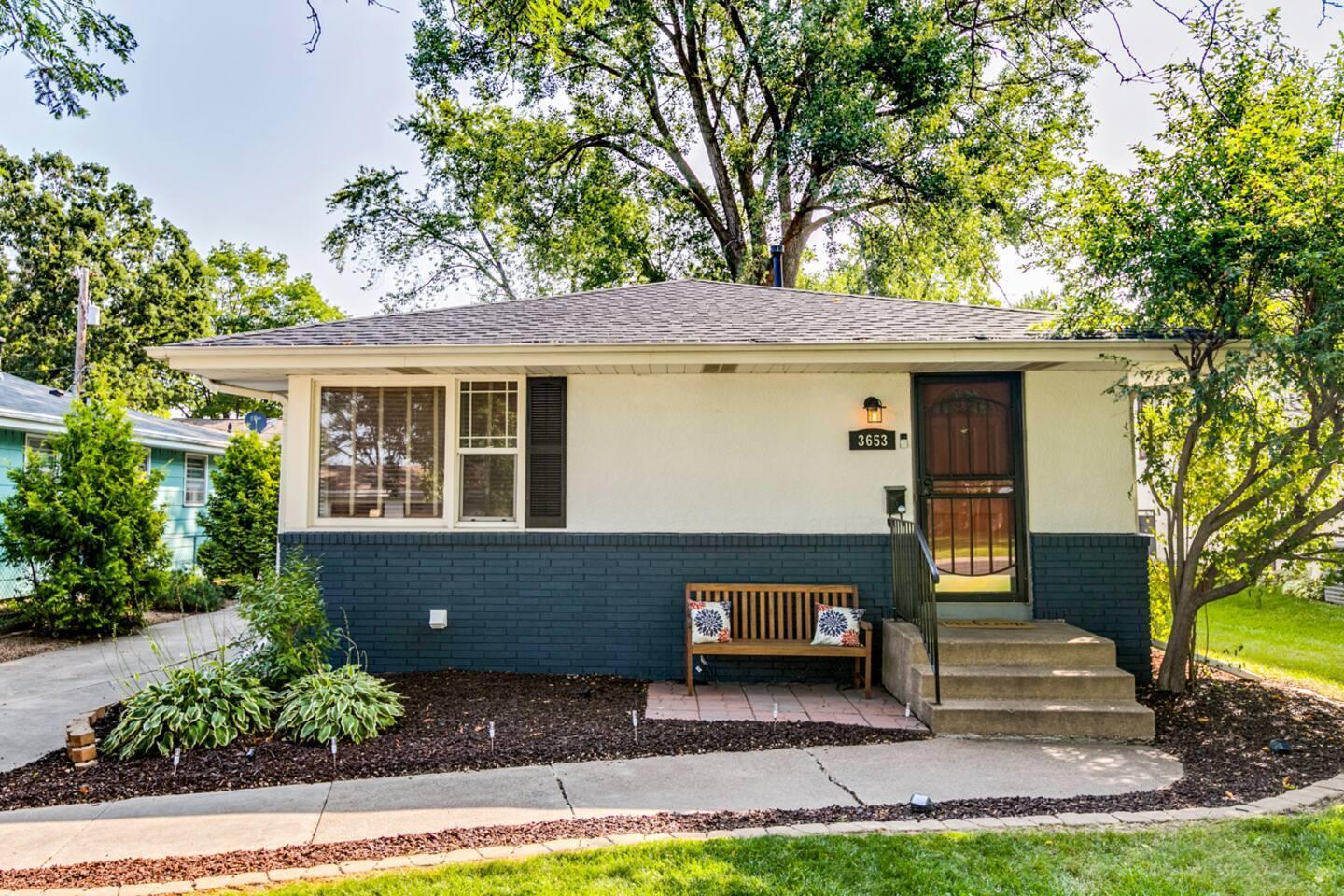 3653 Roosevelt Street NE