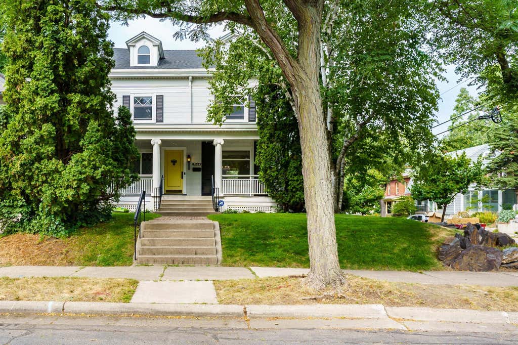 Photo of 2500 Humboldt Avenue S, Minneapolis, MN 55405 (MLS # 7134427)