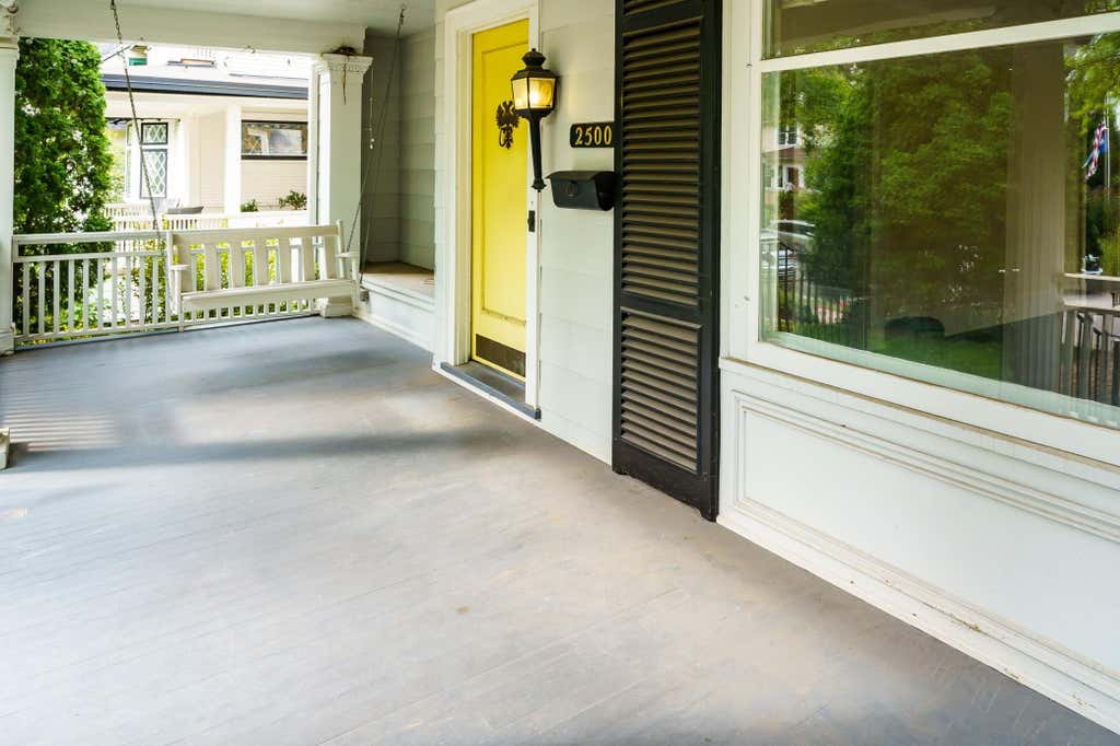 Photo of 2500 Humboldt Avenue S, Minneapolis, MN 55405 (MLS # 7134427)