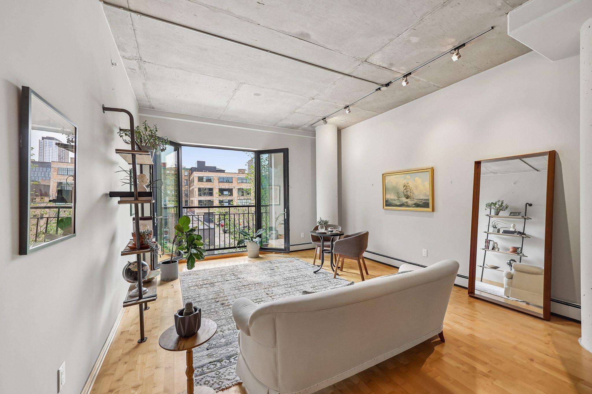 212 N 1st Street 306