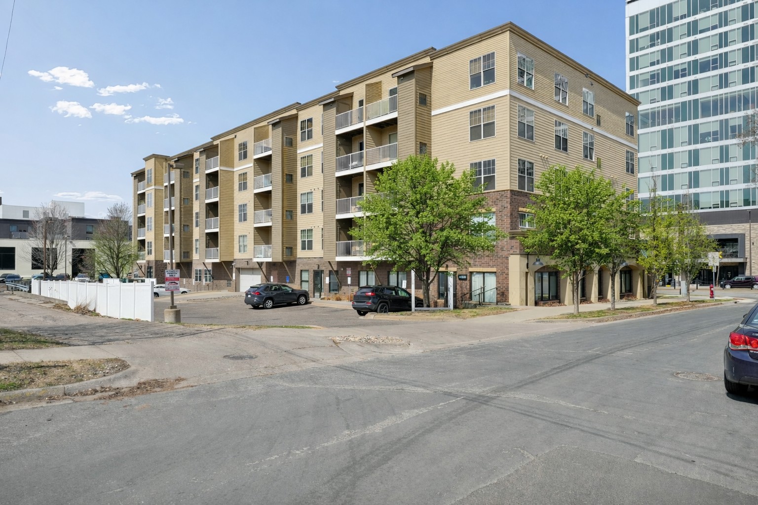 2900 University Avenue SE 300