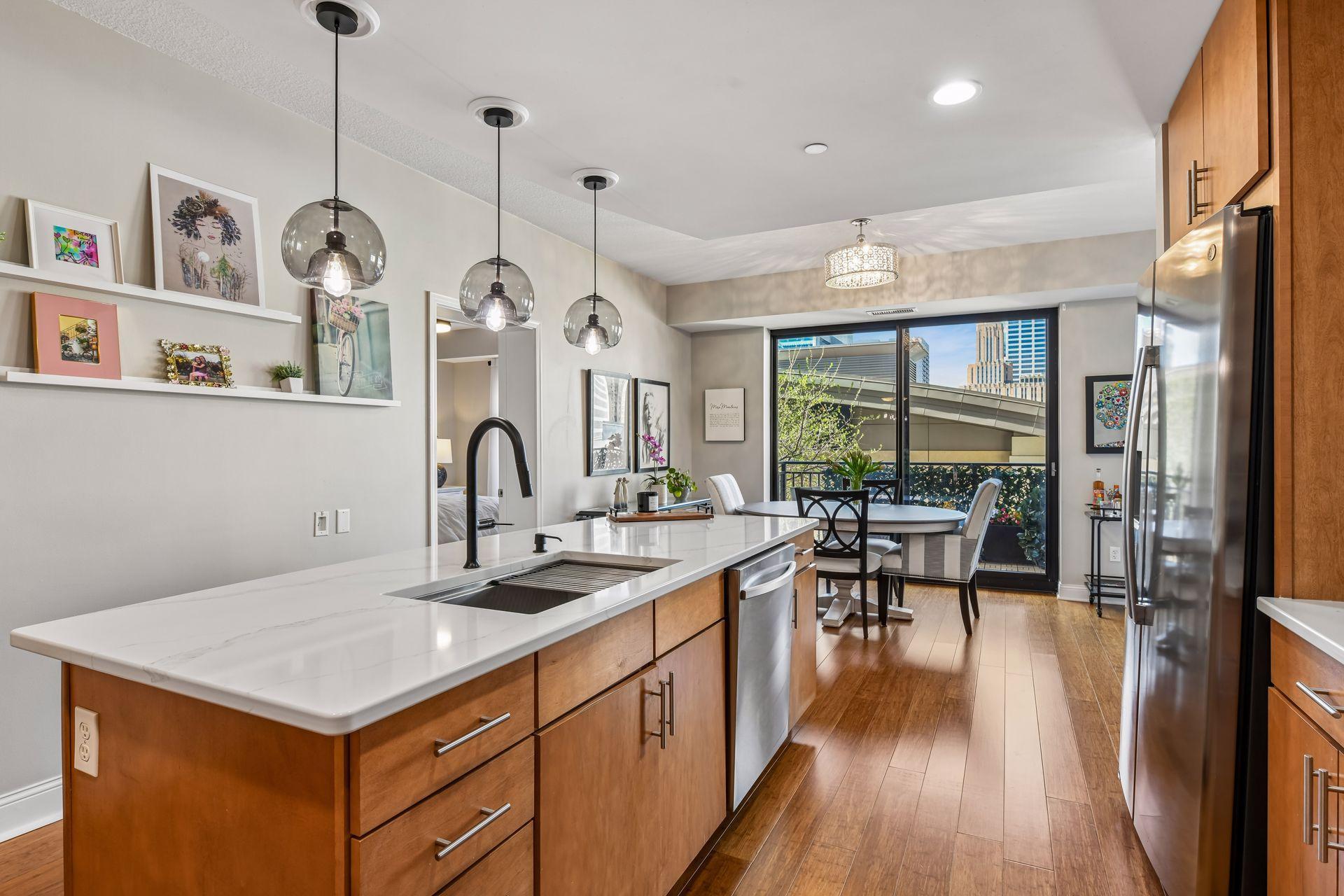 100 3rd Avenue S 606