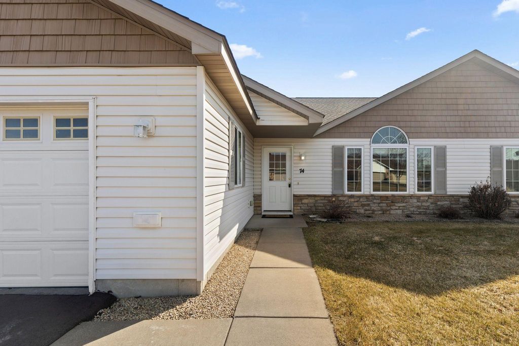 Photo of 74 Stratford Way, Hudson, WI 54016 (MLS # 7044091)