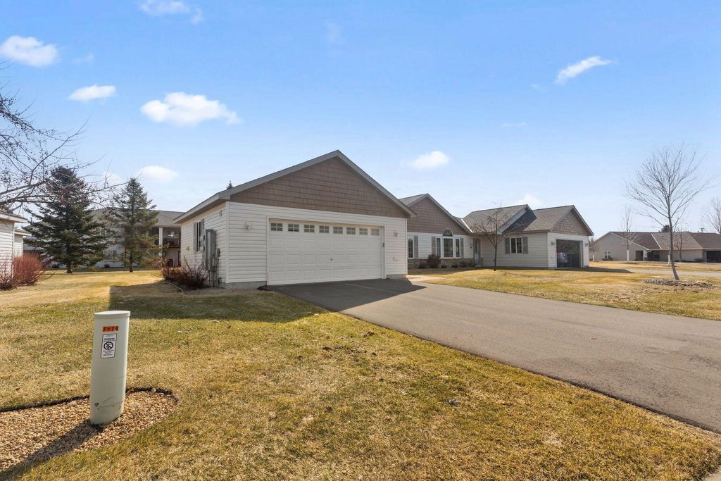 Photo of 74 Stratford Way, Hudson, WI 54016 (MLS # 7044091)