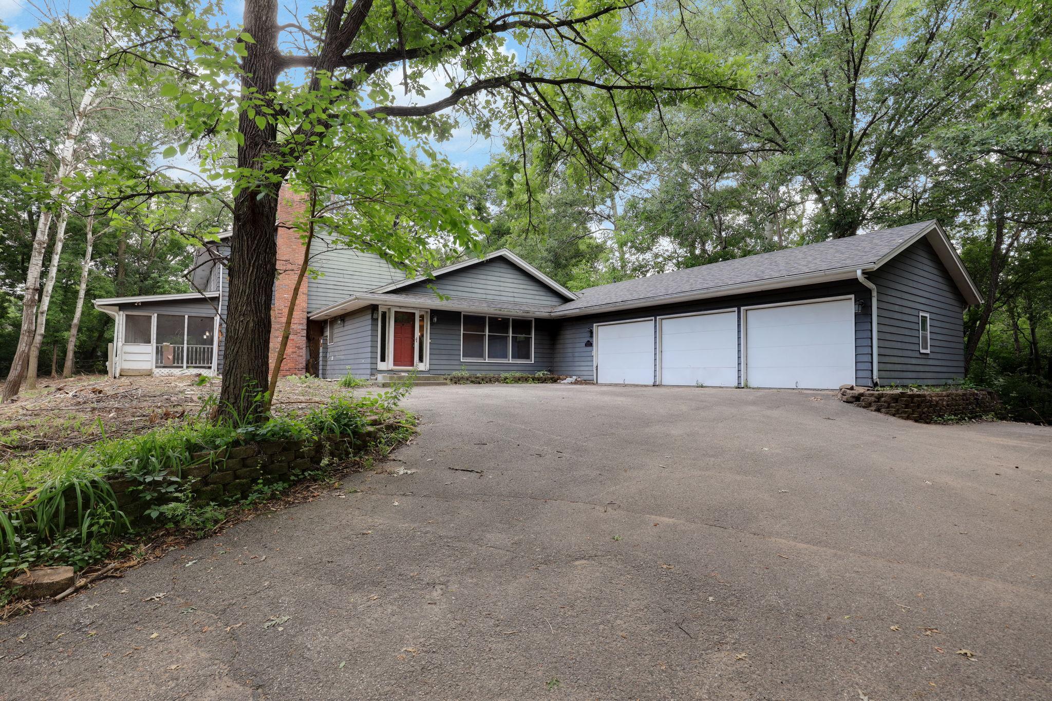 15432 Highwood Drive