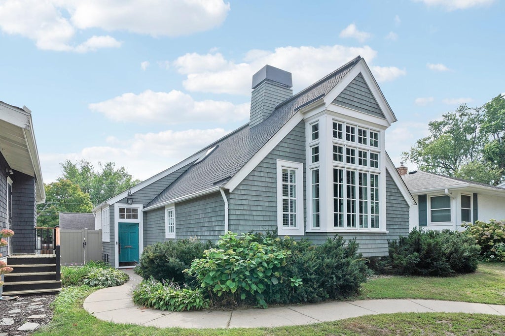 Photo of 1170 Fairmount Avenue, Saint Paul, MN 55105 (MLS # 7141132)