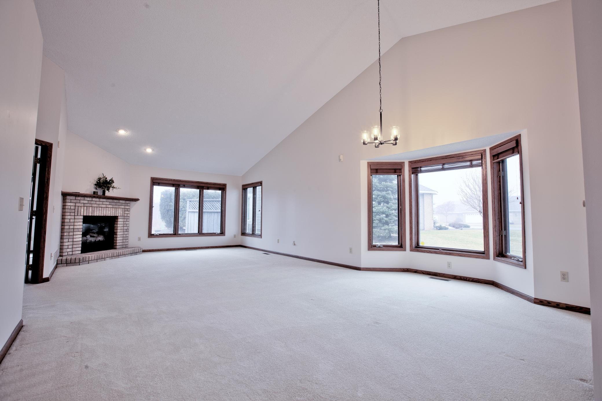 1212 Silverthorn Court