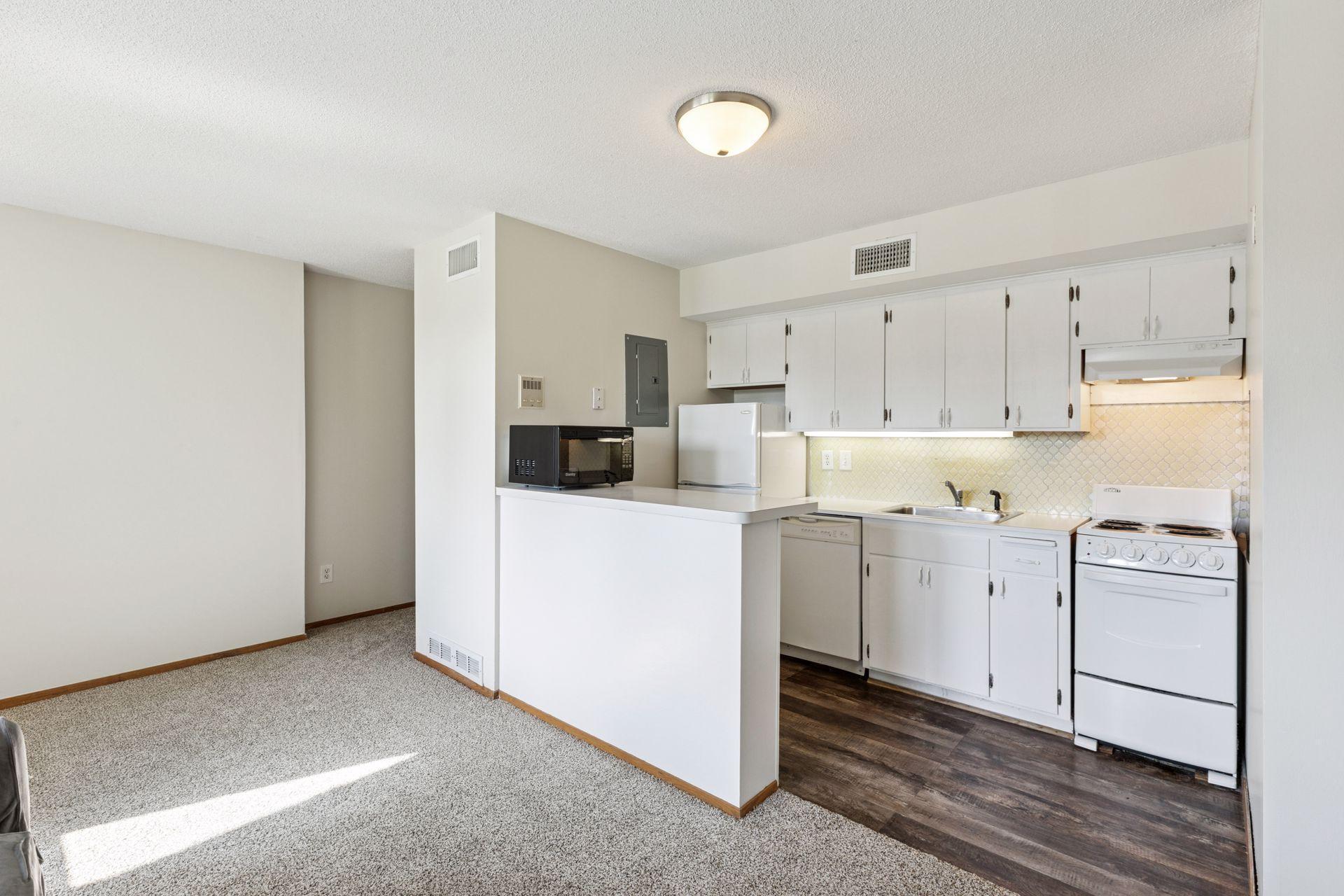 1261 Cleveland Avenue N 3A