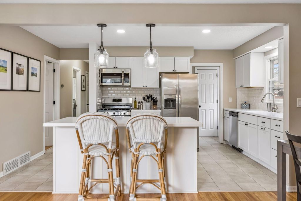 Photo of 5116 Millpond Place, Edina, MN 55436 (MLS # 7063460)