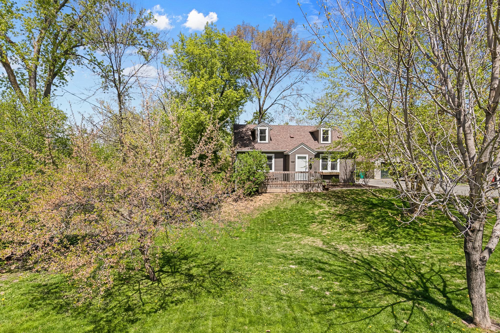 1221 County Road D E