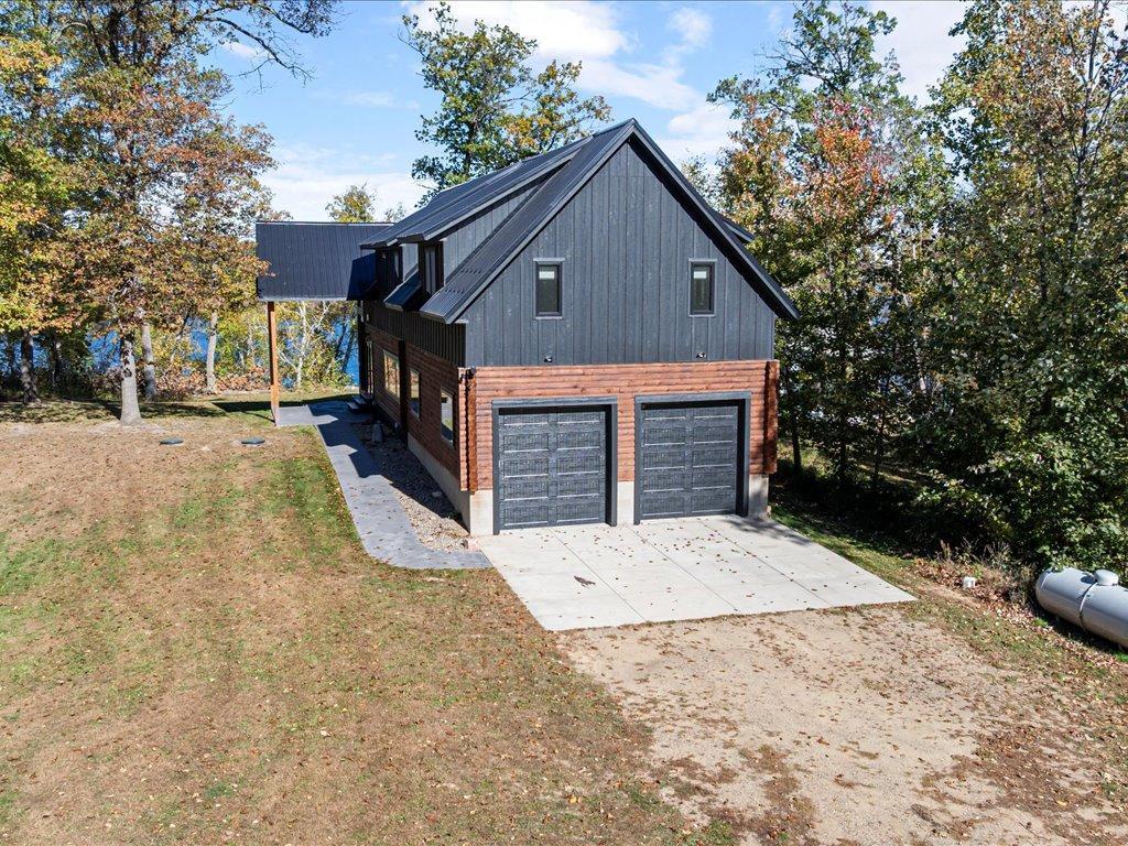 1694 Hazelnut Lane NW