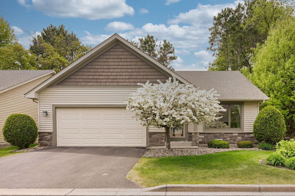 Photo of 1003 Farrell Street S, Maplewood, MN 55119 (MLS # 7077147)