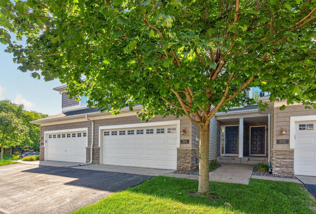 Photo of 594 Sutherland Drive, Woodbury, MN 55129 (MLS # 7163548)