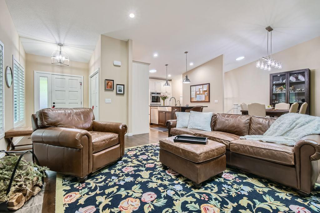 1104 Hollybrook Drive