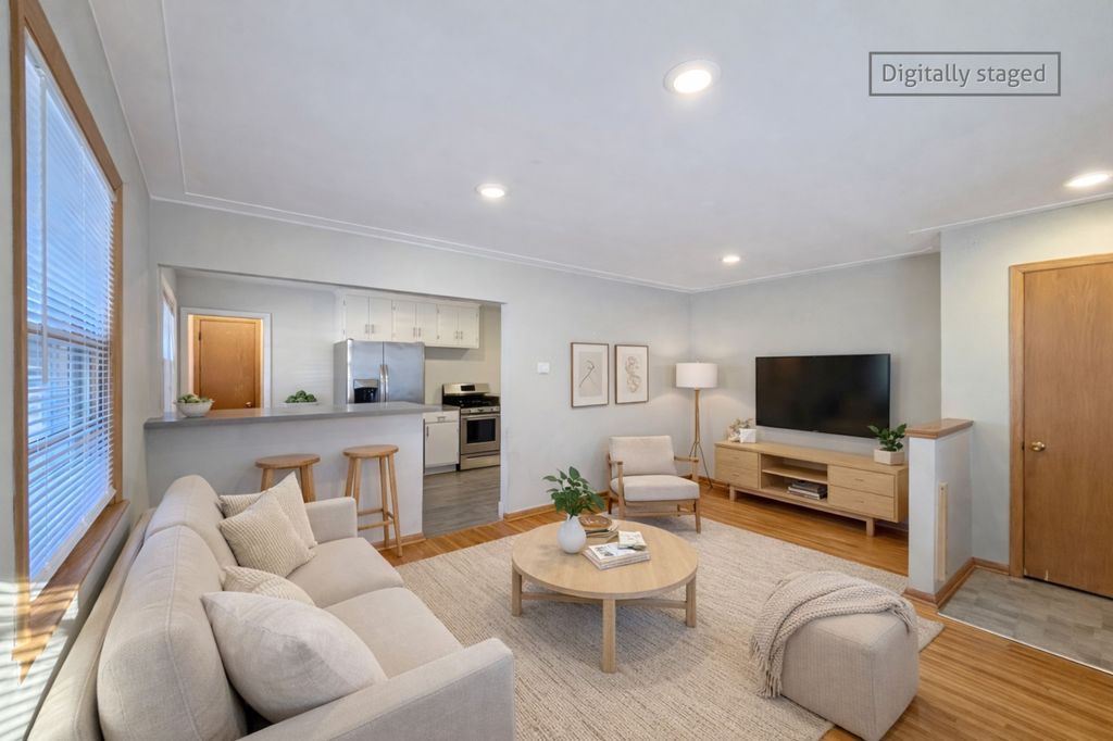 Photo of 5711 Xerxes Avenue S, Minneapolis, MN 55410 (MLS # 7018814)