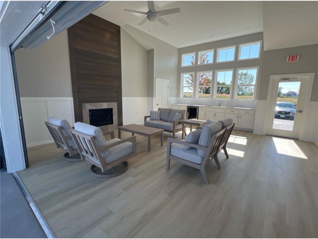 15351 110th Avenue N