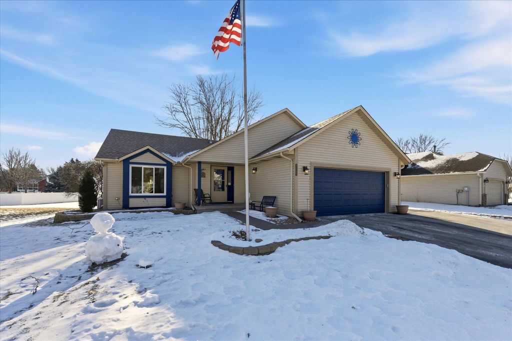 Photo of 9141 Sierra Road, Woodbury, MN 55125 (MLS # 7014983)