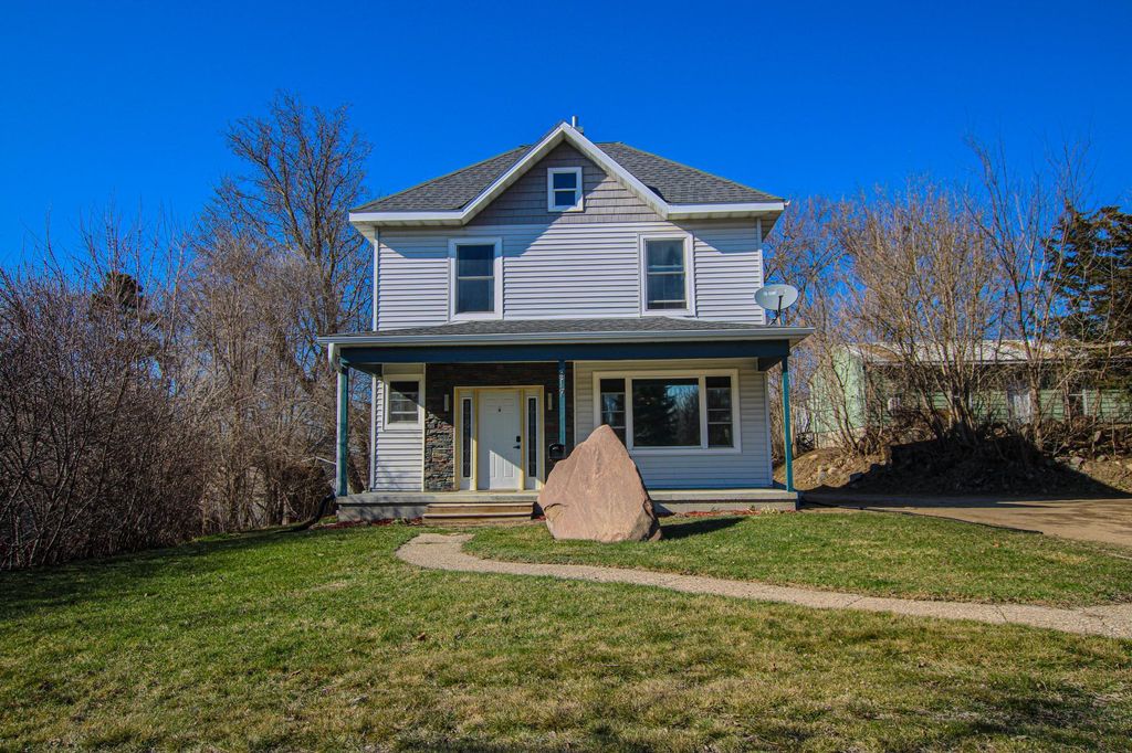 Photo of 517 Minnesota Avenue E, Glenwood, MN 56334 (MLS # 7053616)