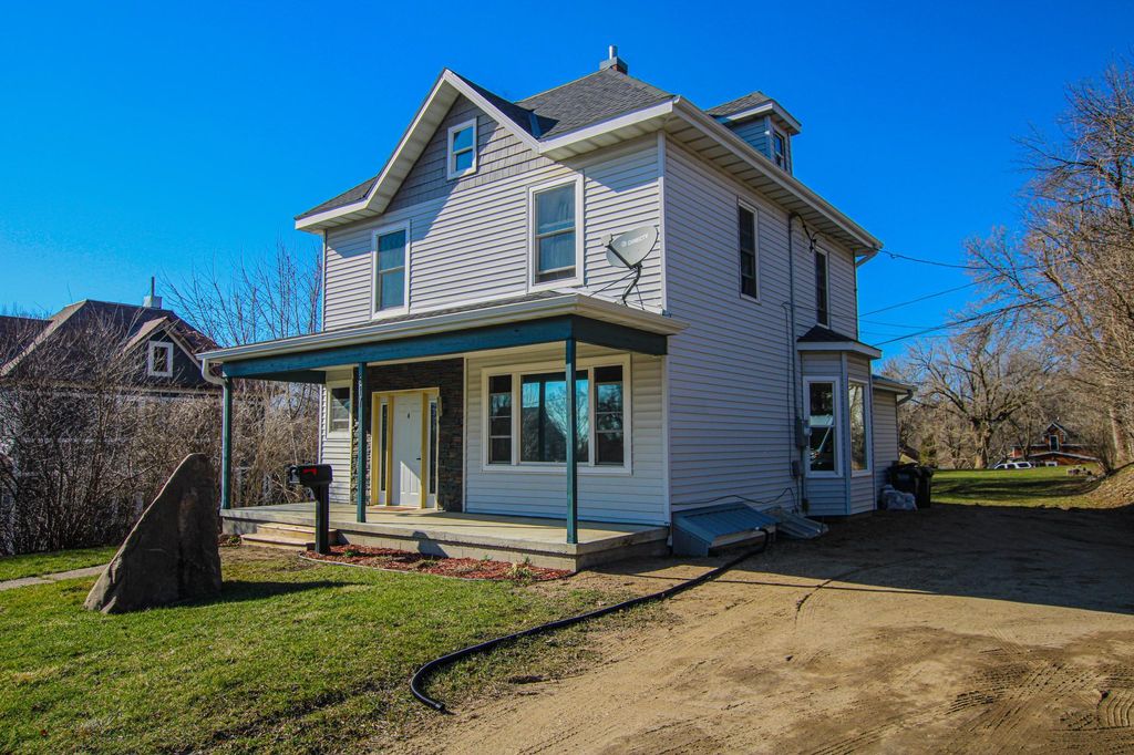 Photo of 517 Minnesota Avenue E, Glenwood, MN 56334 (MLS # 7053616)