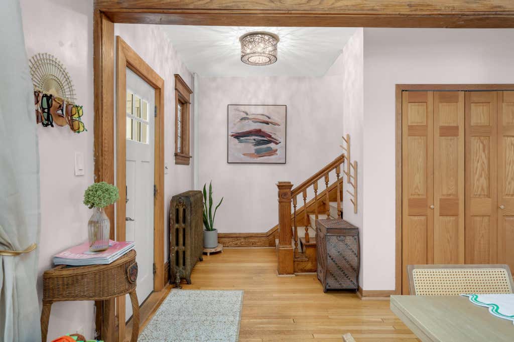 Photo of 823 Armstrong Avenue, Saint Paul, MN 55102 (MLS # 7130884)