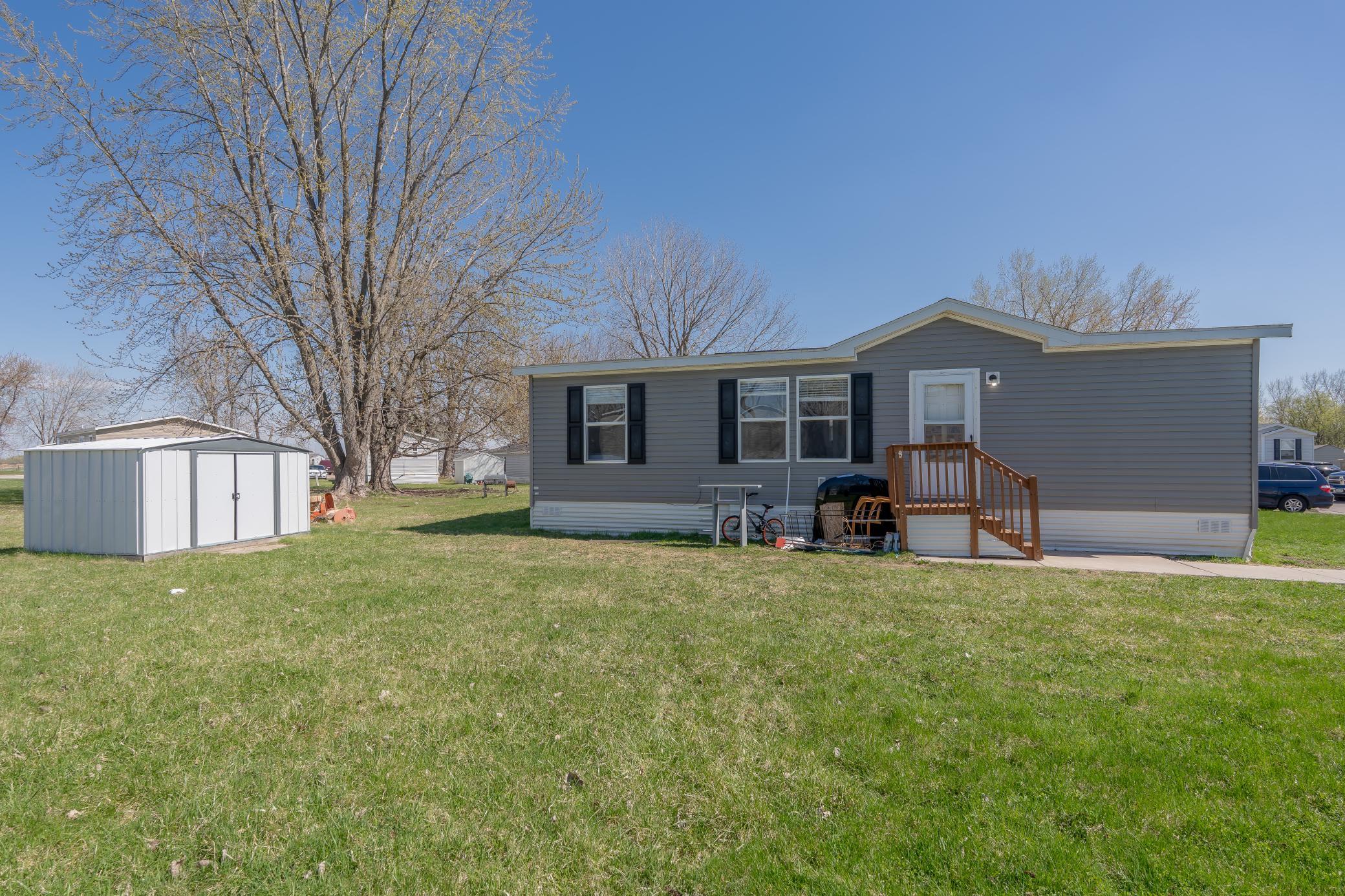 923 Hamlet Circle