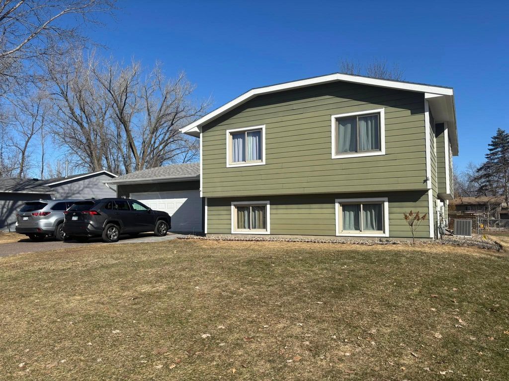 Photo of 7178 Peterson Trail, Hugo, MN 55038 (MLS # 7031764)