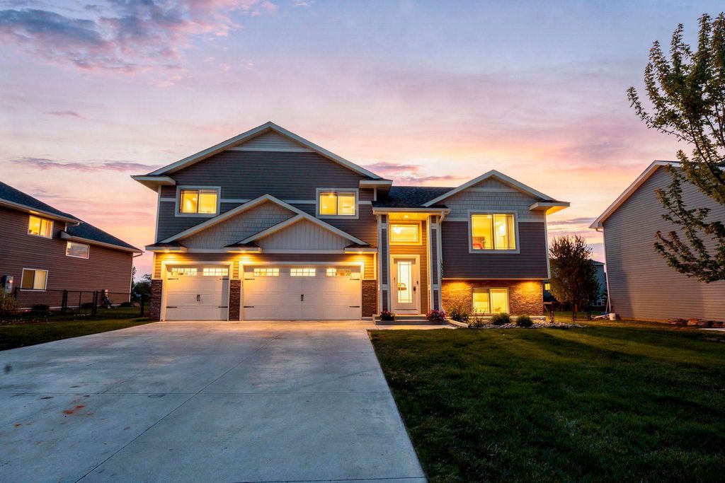 Photo of 19089 Johnson Street NW, Elk River, MN 55330 (MLS # 7068032)