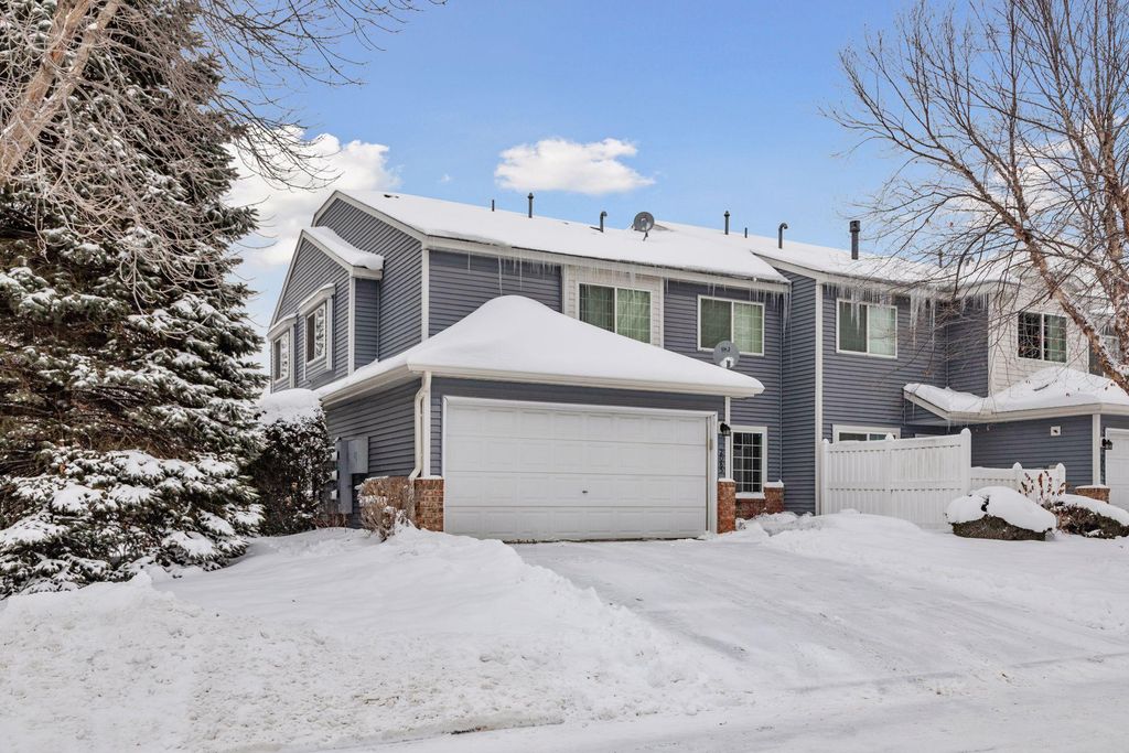 Photo of 2085 Gresham Avenue N, Oakdale, MN 55128 (MLS # 7002638)