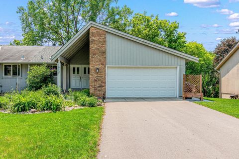 10237 Tarn Circle Eden Prairie MN 55347