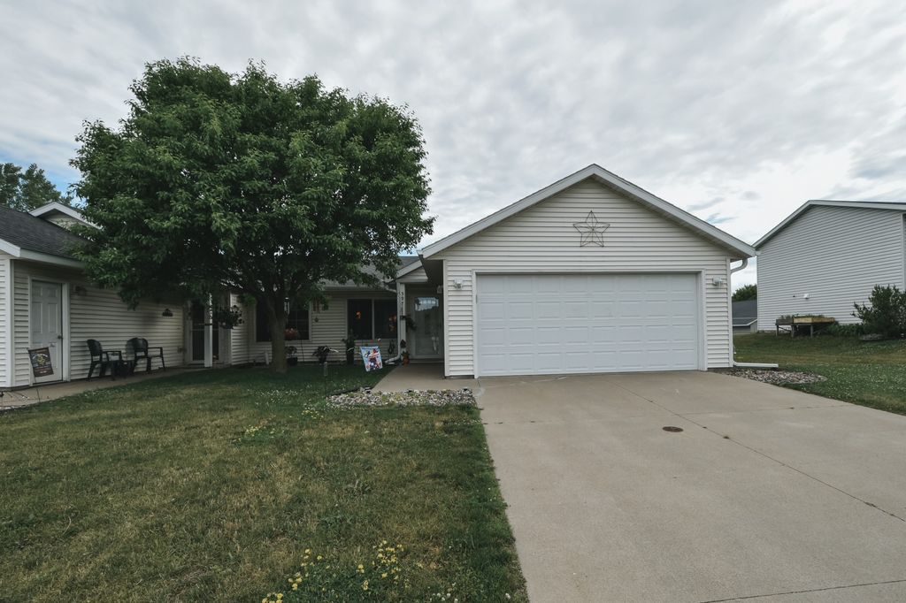 Photo of 597 19th Street, Zumbrota, MN 55992 (MLS # 7094322)