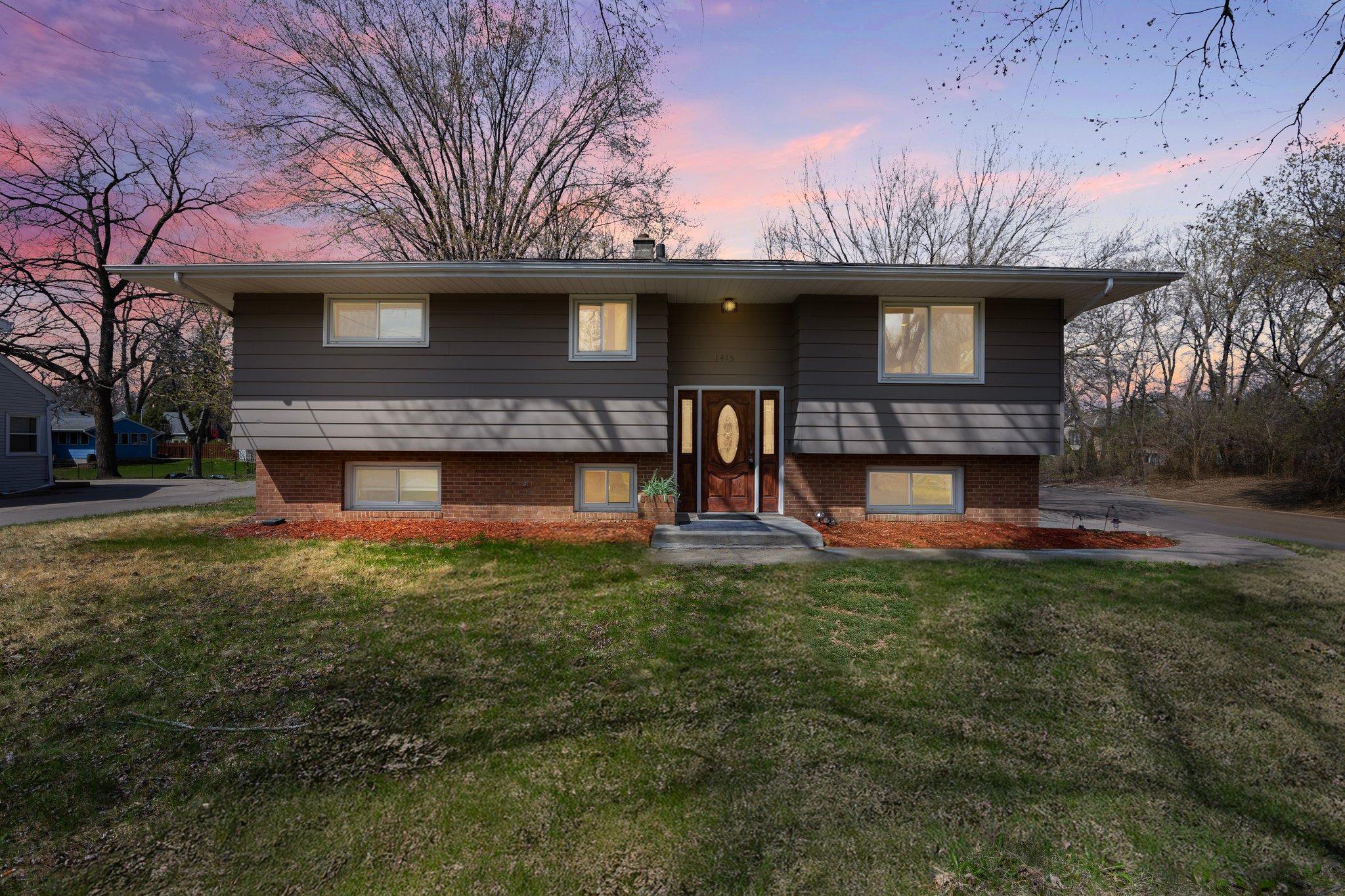 1415 County Road E W