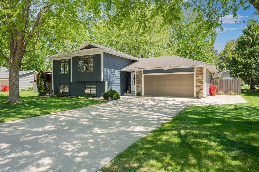 Photo of 414 9th Avenue NW, Byron, MN 55920 (MLS # 7072987)